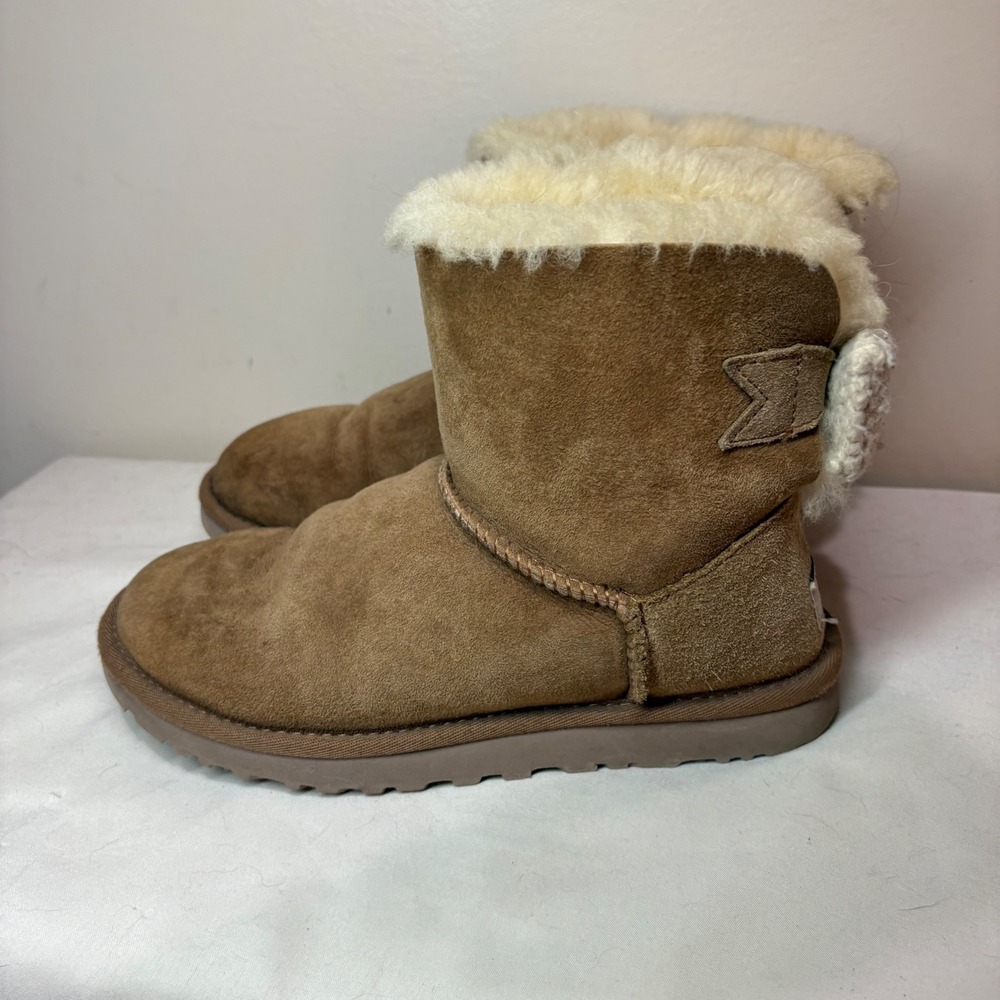 UGG Australia Mini Bailey Bow Chestnut Brown Suede Boots 1007980 Womens 6